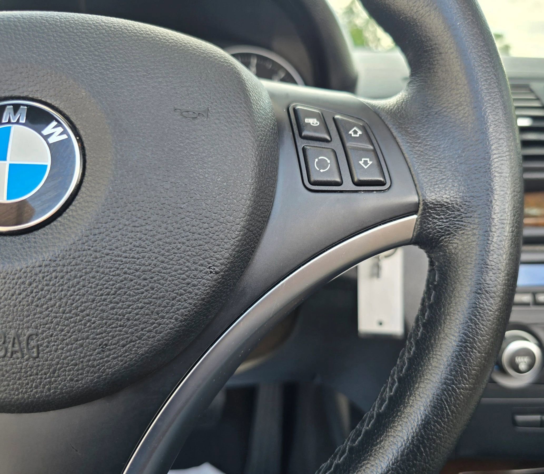 Used 2011 BMW 128i Convertible RWD image 29