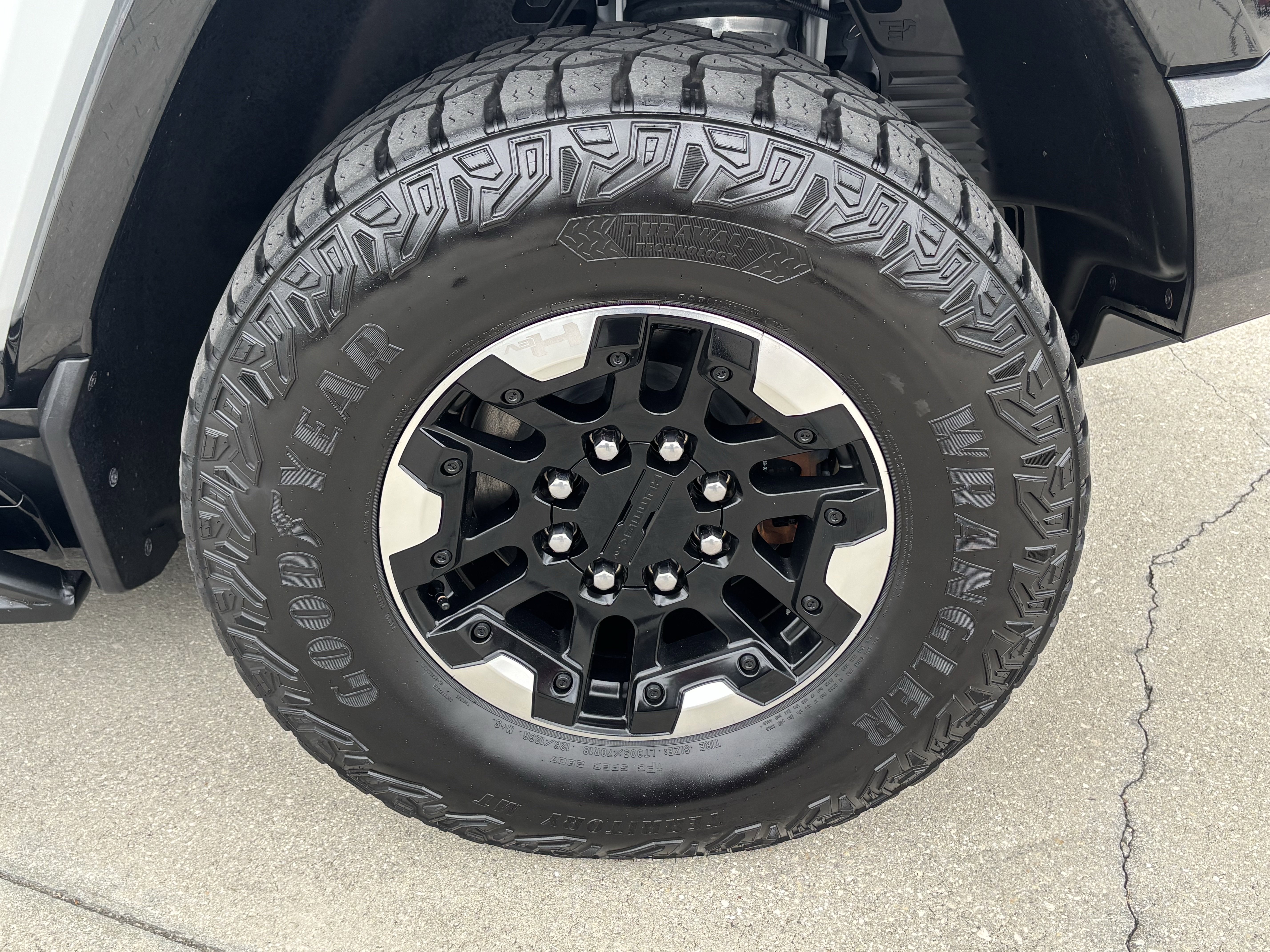 Used 2025 GMC Hummer EV 3X w/ Extreme Off-Road Package AWD/4WD image 13