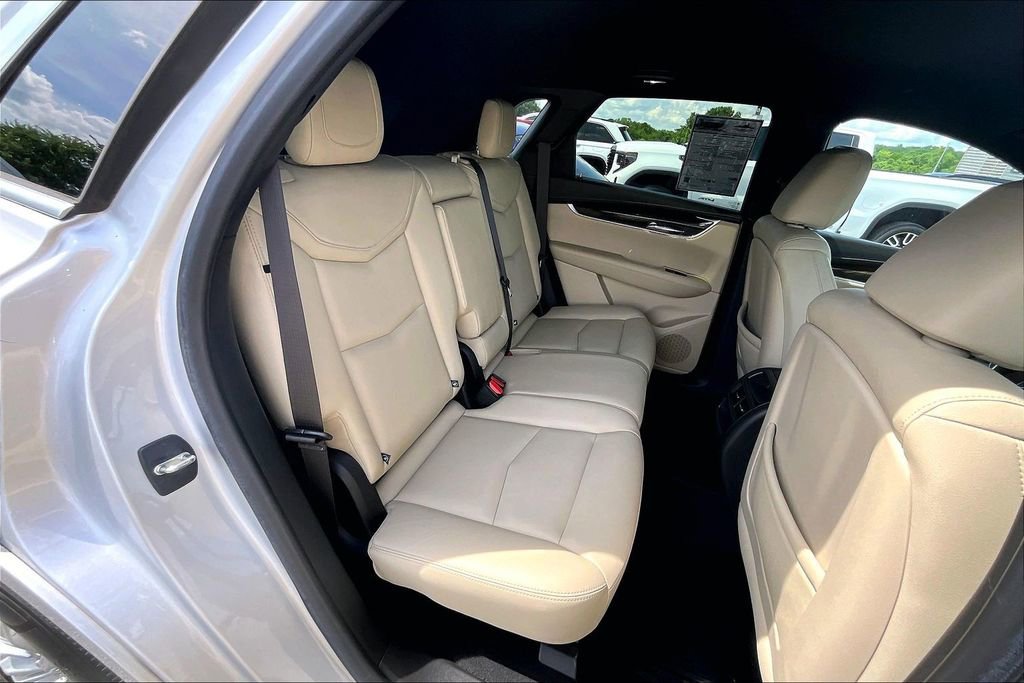 Used 2018 Cadillac XT5 FWD image 27