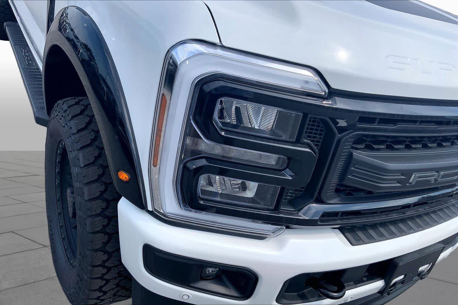 New 2026 Ford F250 Lariat w/ Black Appearance Package AWD/4WD image 13