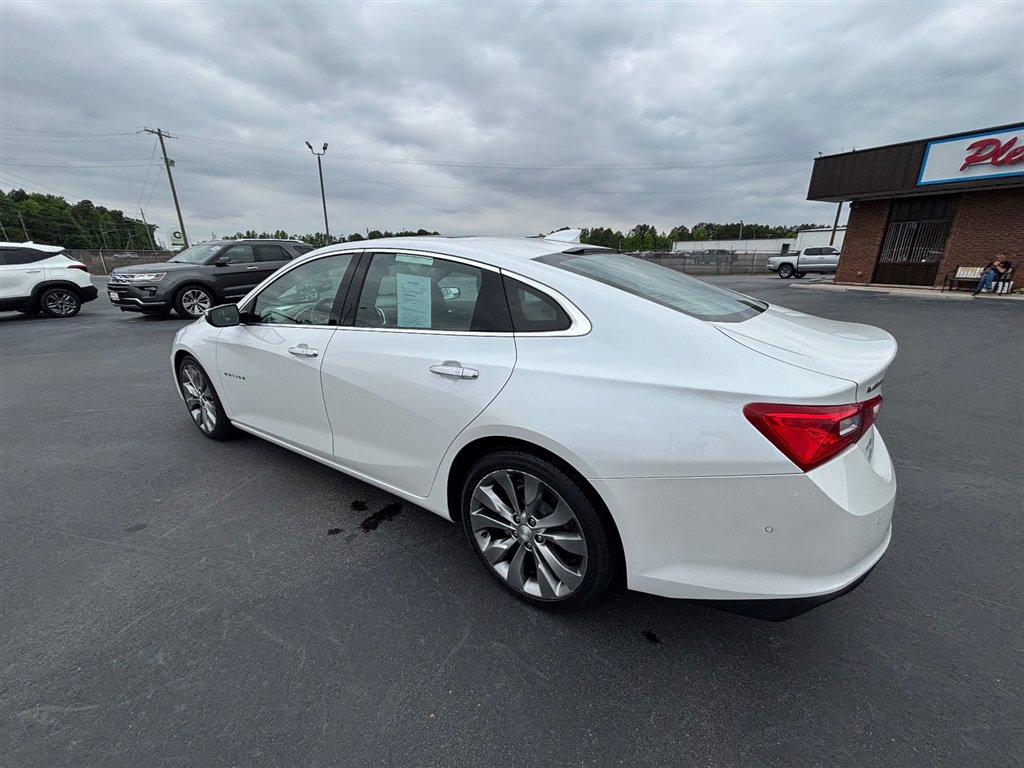 Used 2016 Chevrolet Malibu Premier w/ Driver Confidence Package II FWD image 3