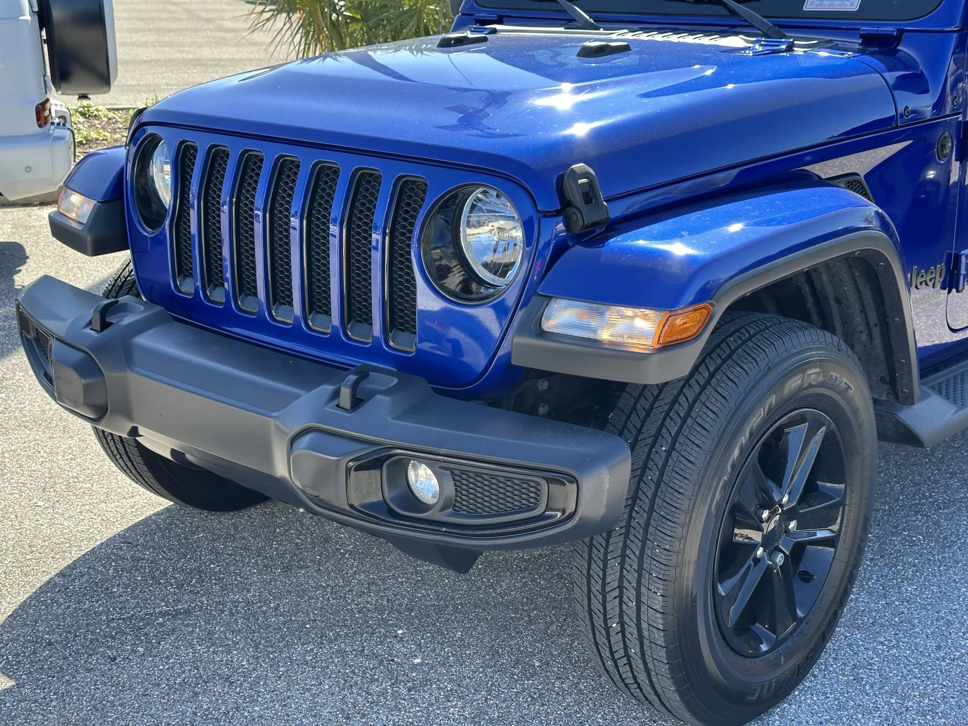 Used 2020 Jeep Wrangler Unlimited Sahara image 9