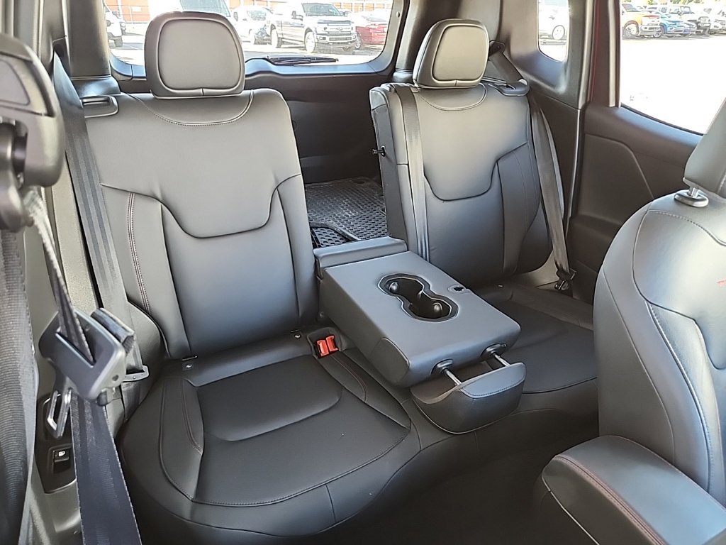 Used 2022 Jeep Renegade Trailhawk AWD/4WD image 36
