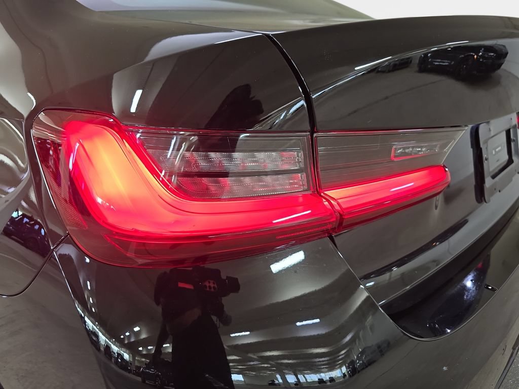 Certified 2024 BMW 330i Sedan w/ Convenience Package RWD image 29