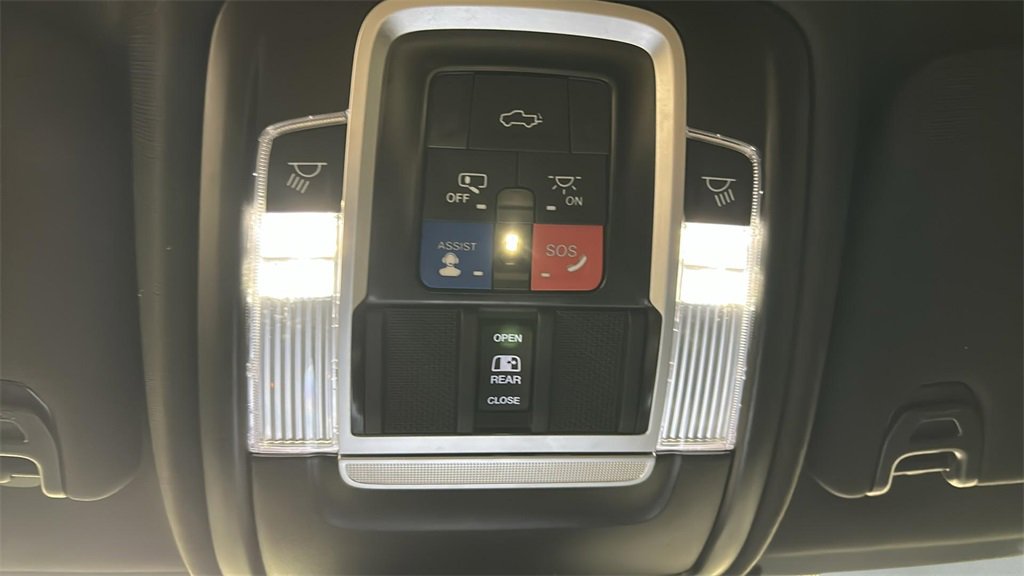 Used 2024 RAM 2500 Limited image 25