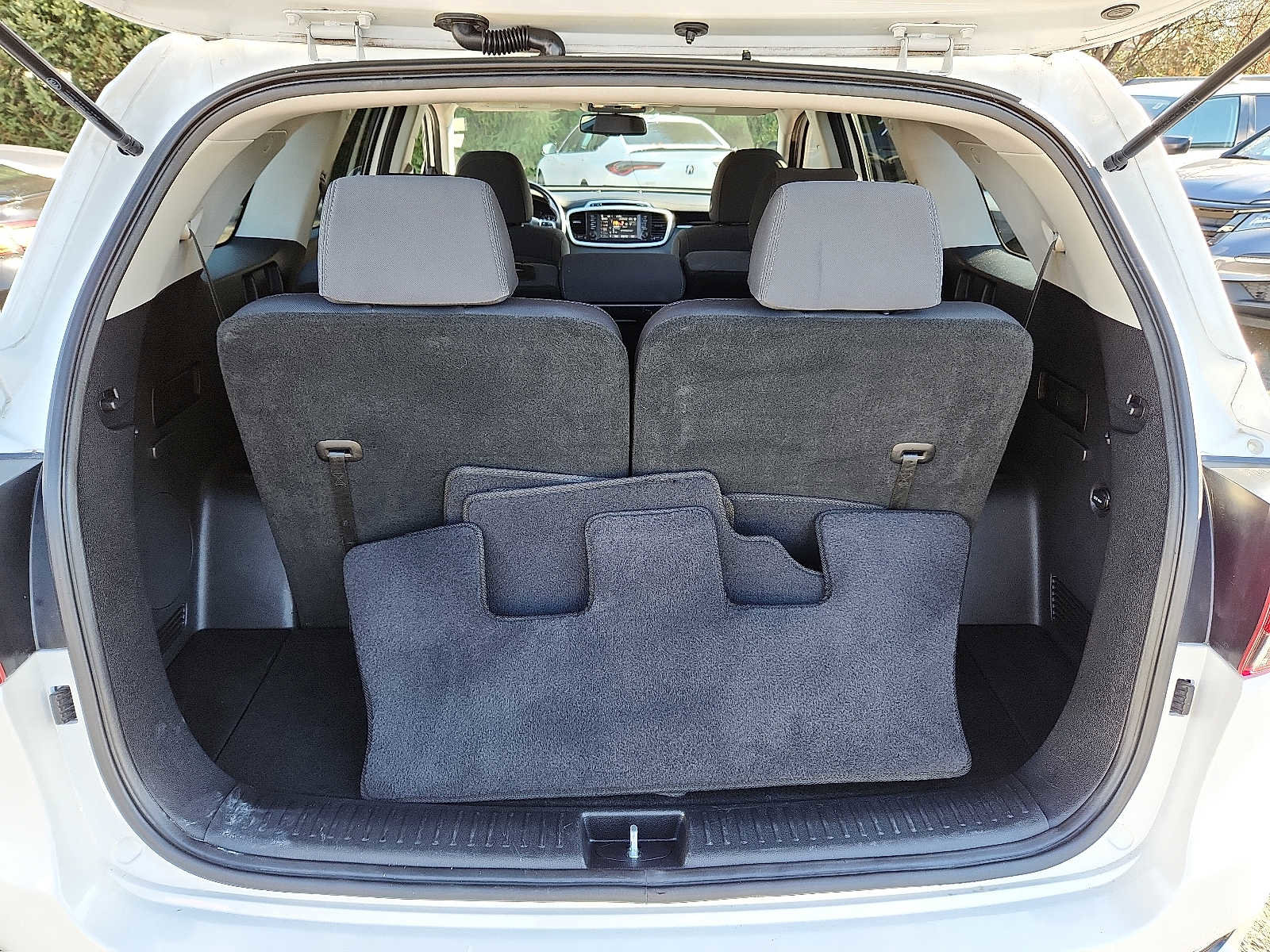 Used 2019 Kia Sorento LX w/ LX Convenience Package image 26