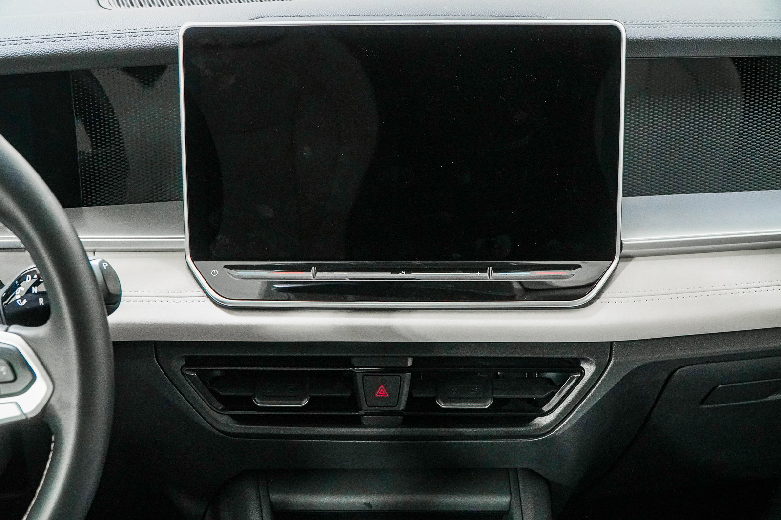 Used 2025 Volkswagen Tiguan SE AWD/4WD image 26