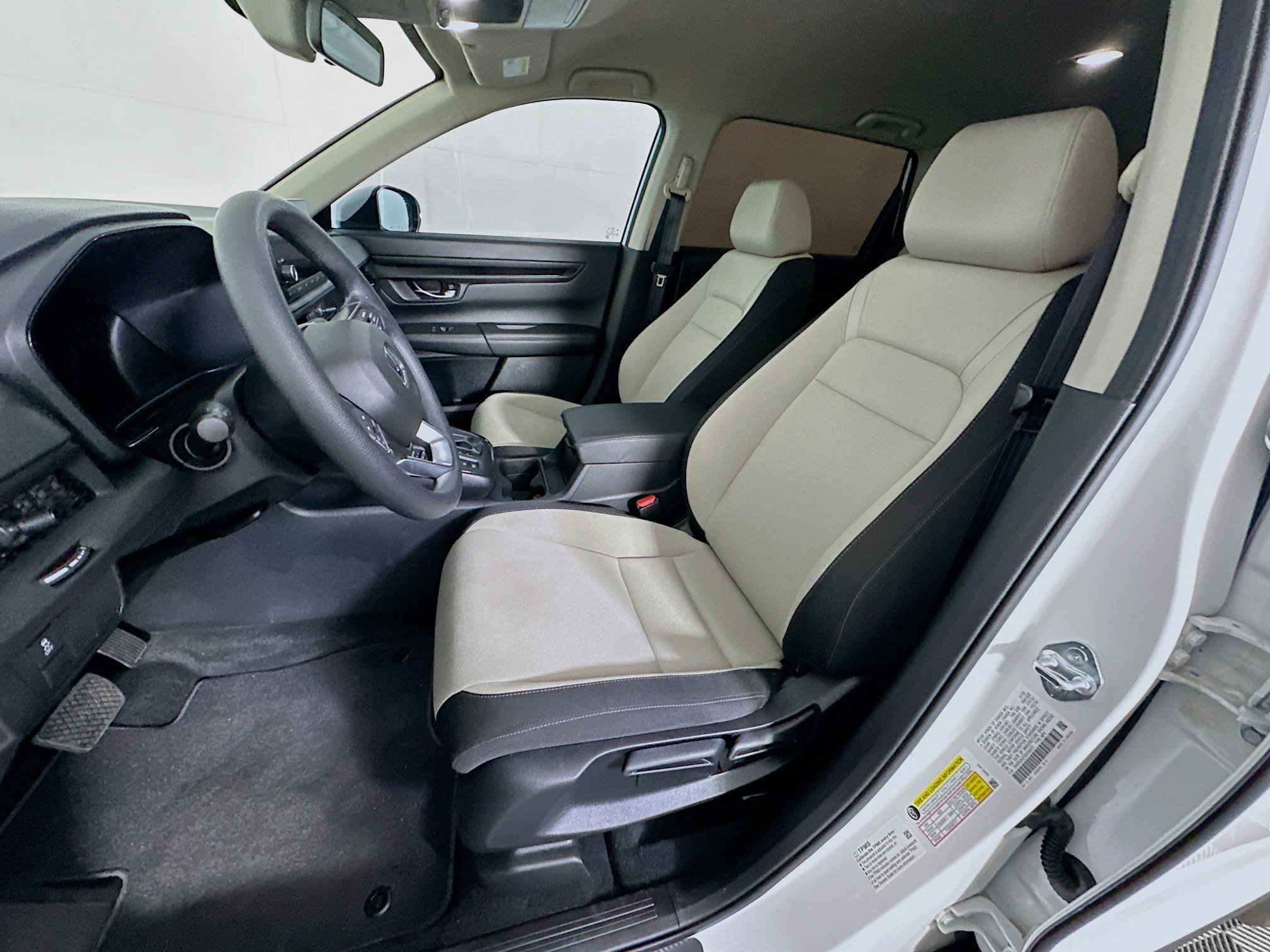 Used 2025 Honda CR-V LX image 13