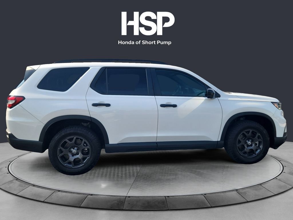 Used 2025 Honda Pilot TrailSport image 6