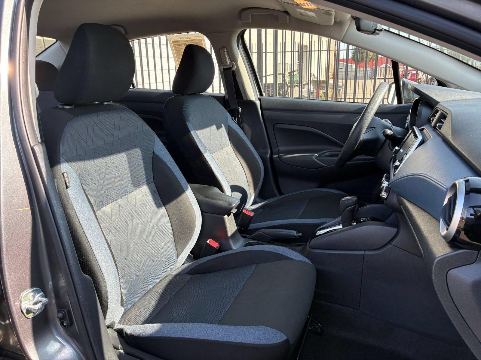 Used 2025 Nissan Versa SV FWD image 33