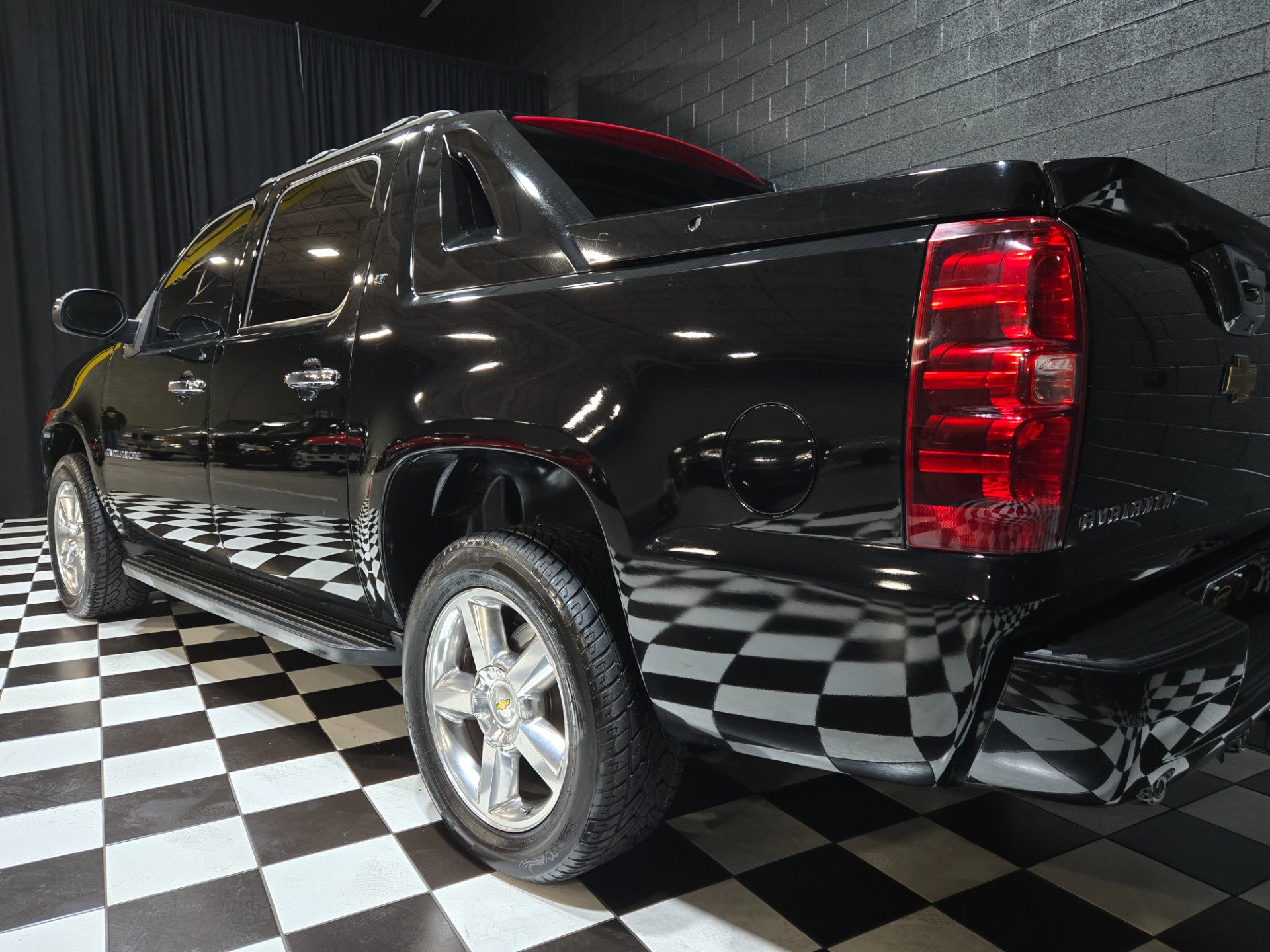Used 2012 Chevrolet Avalanche LT w/ All-Star Edition image 23