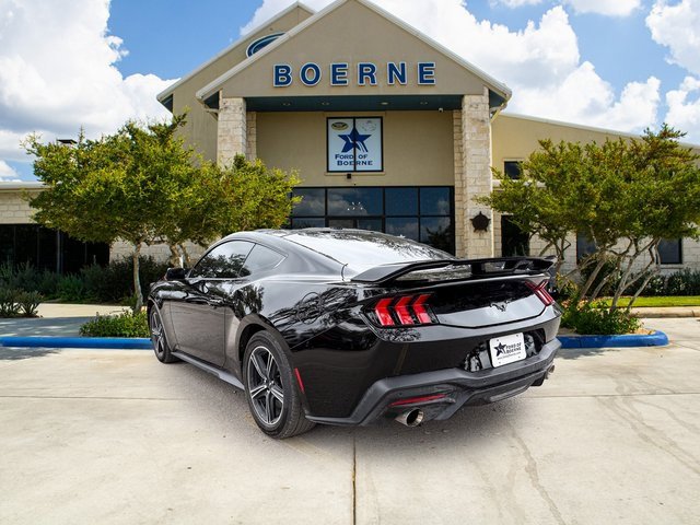 Used 2025 Ford Mustang EcoBoost image 3