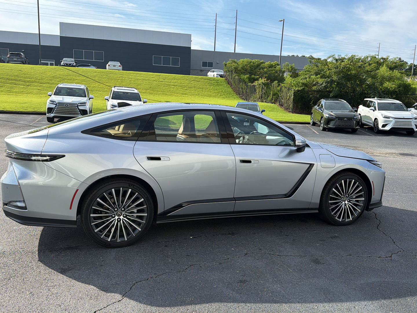 New 2026 Lexus ES 350e w/ Convenience Package FWD image 7