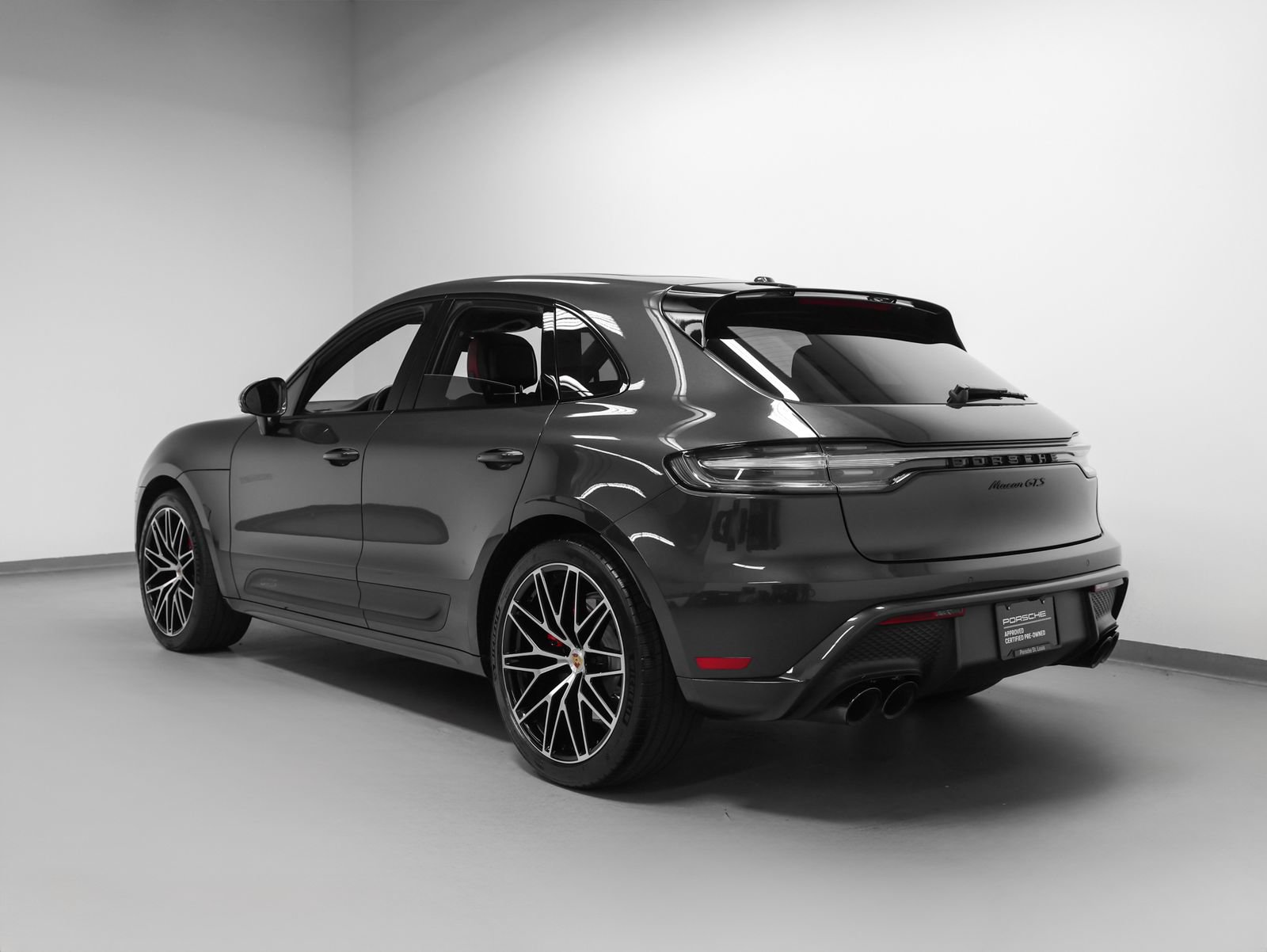 Certified 2024 Porsche Macan GTS w/ Premium Plus Package AWD/4WD image 3