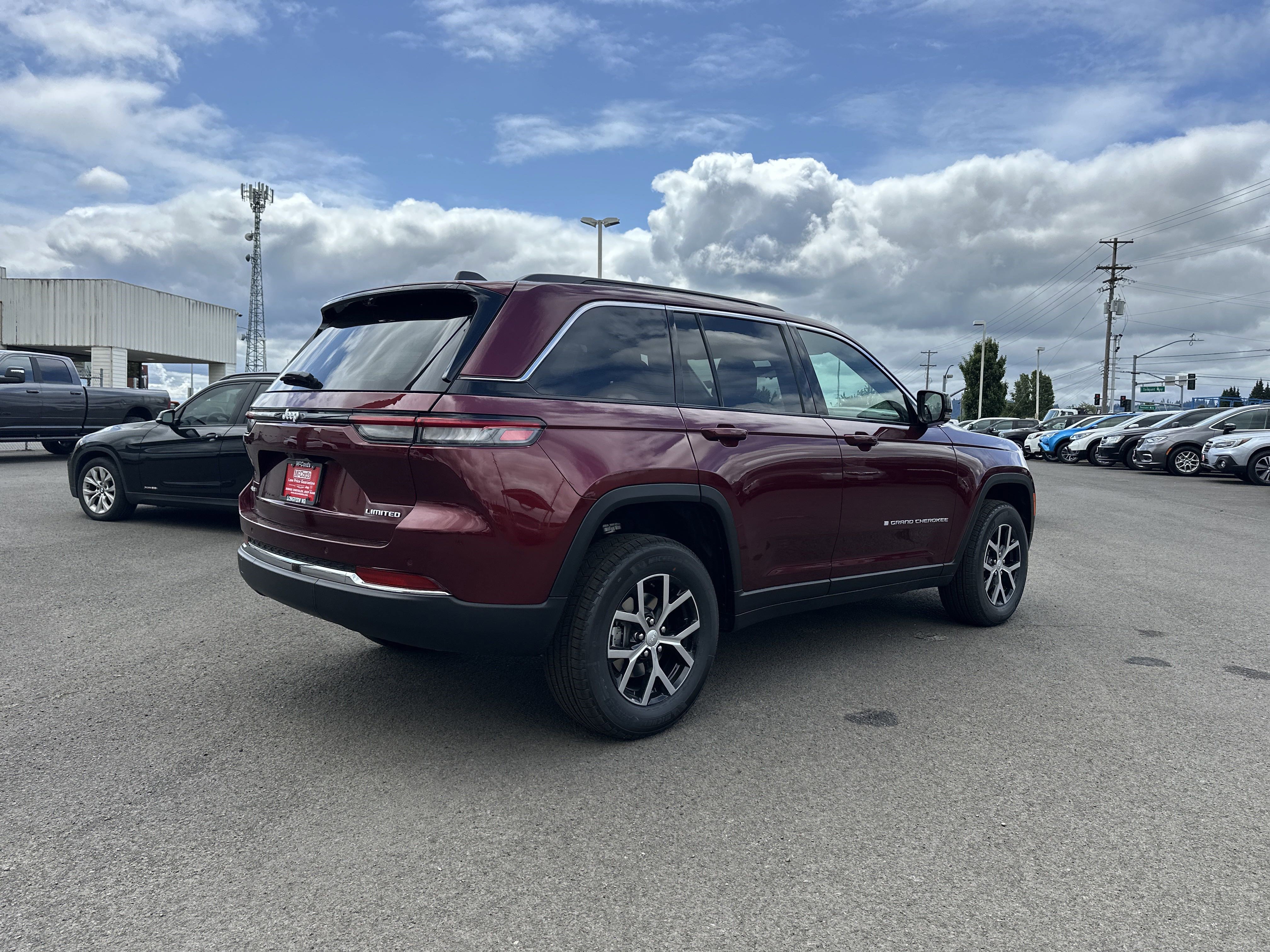 New 2025 Jeep Grand Cherokee Limited w/ Luxury Tech Group II image 6