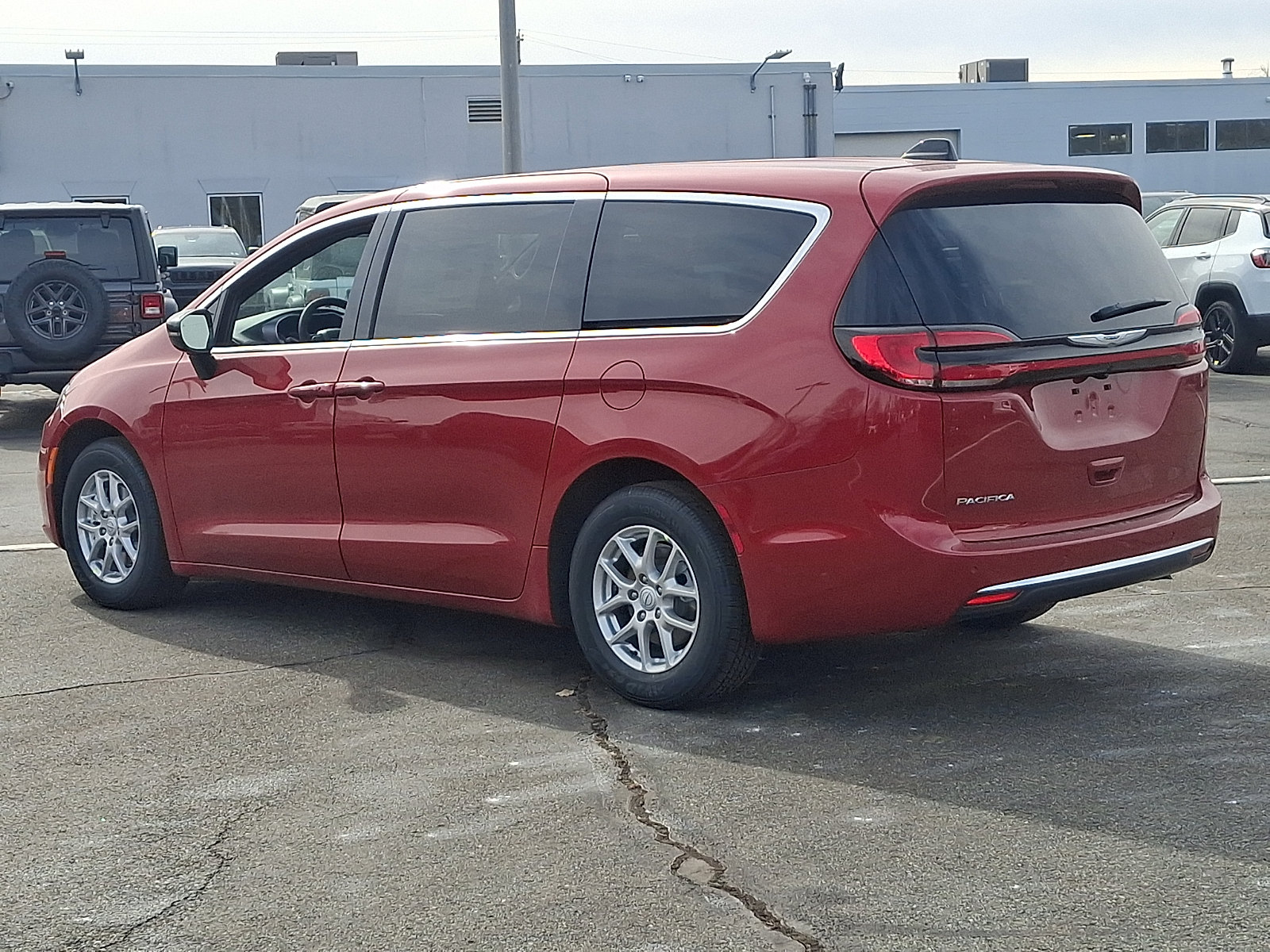 New 2026 Chrysler Pacifica Select FWD image 3