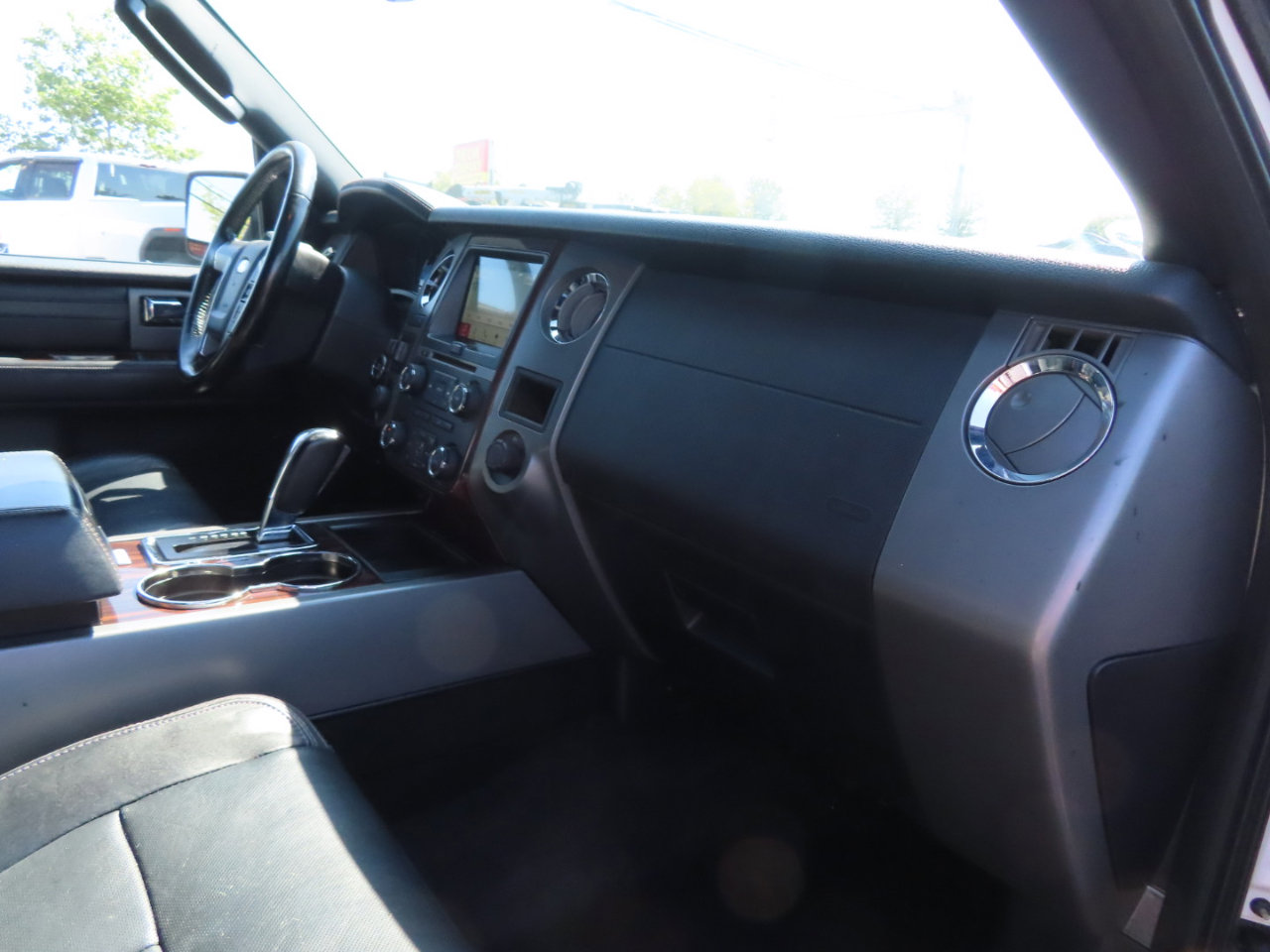 Used 2016 Ford Expedition Platinum image 56