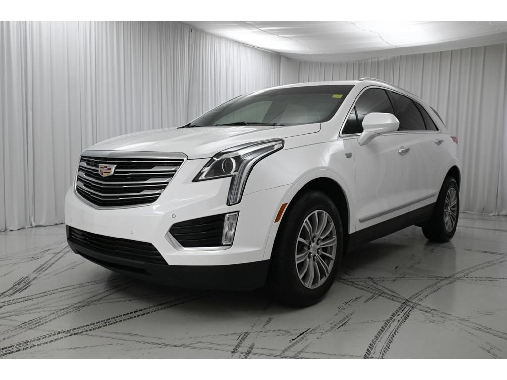 Used 2018 Cadillac XT5 Luxury w/ Driver Awareness Package AWD/4WD image 4