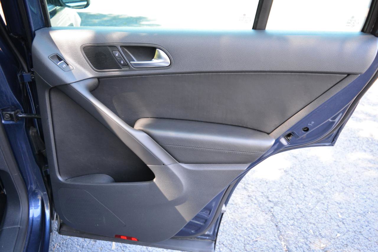 Used 2011 Volkswagen Tiguan S image 14