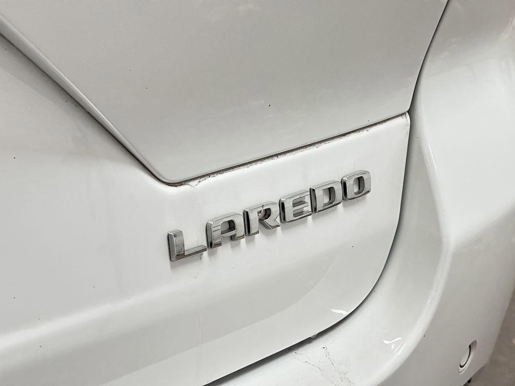 Used 2023 Jeep Grand Cherokee Laredo image 18