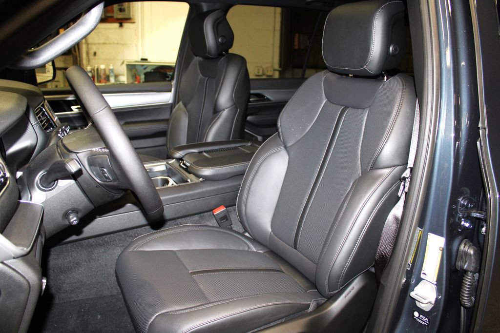 New 2025 Jeep Wagoneer L Series II image 26