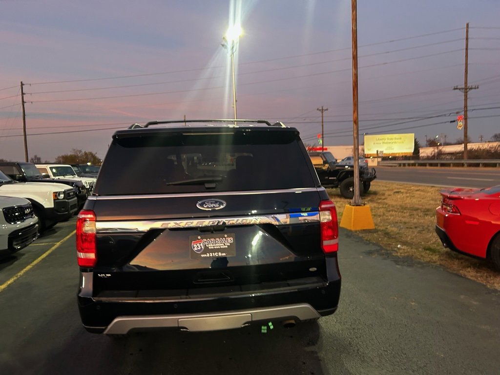 Used 2021 Ford Expedition XLT image 4
