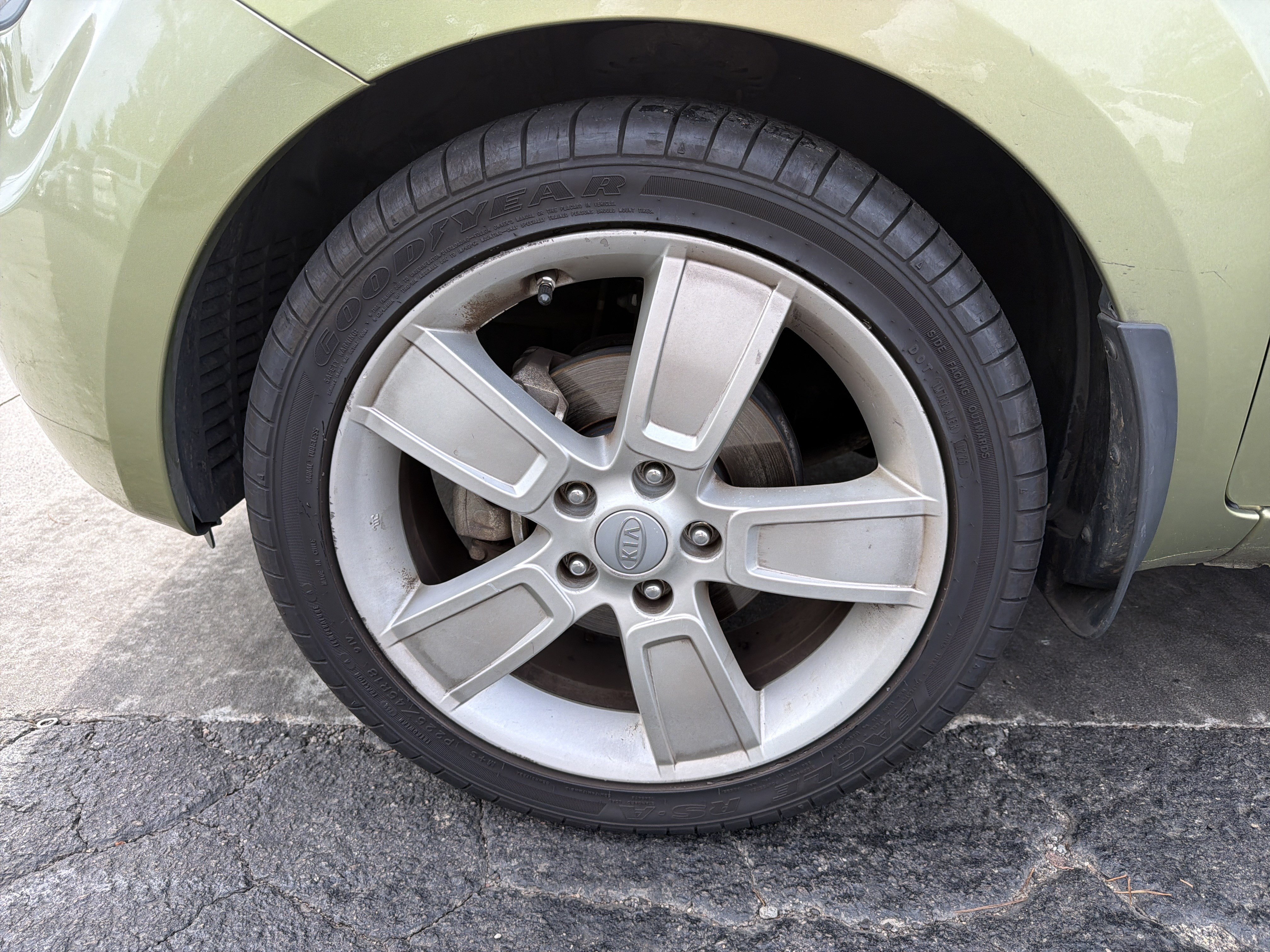 Used 2010 Kia Soul ! FWD image 7