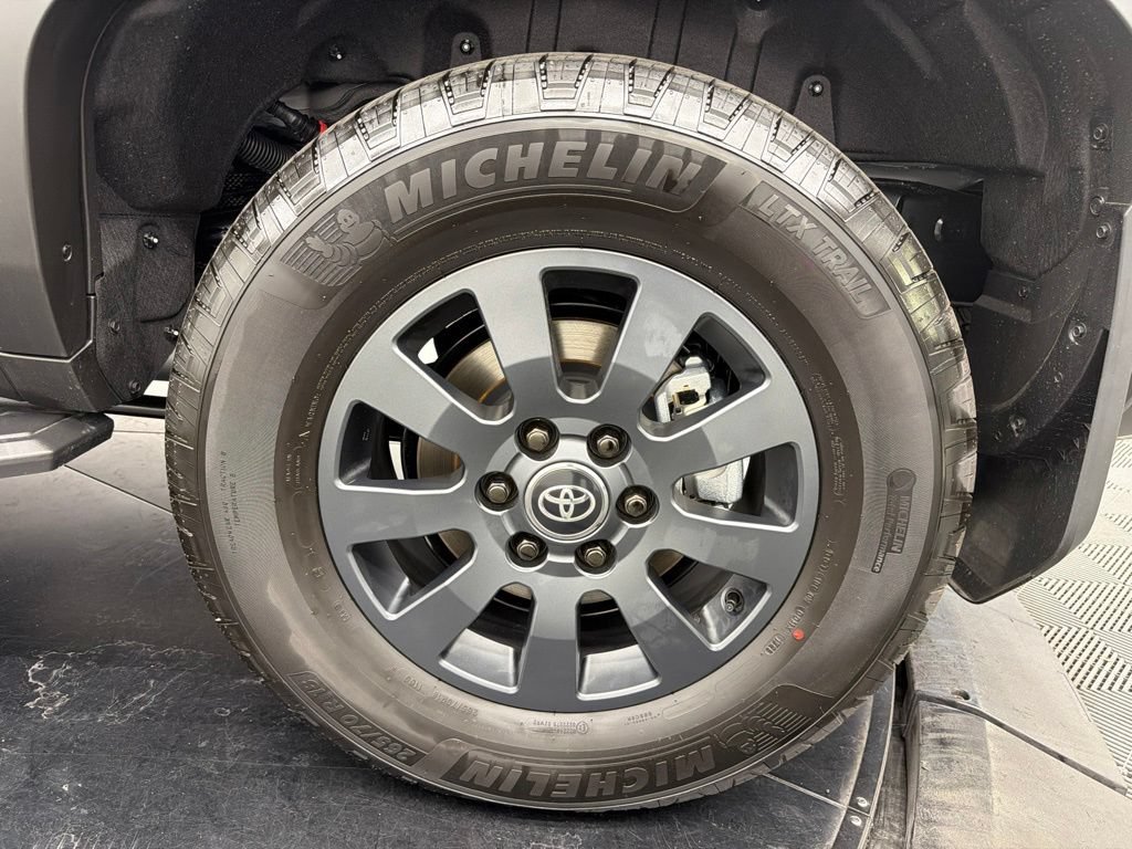 Used 2027 Toyota Land Cruiser AWD/4WD image 16