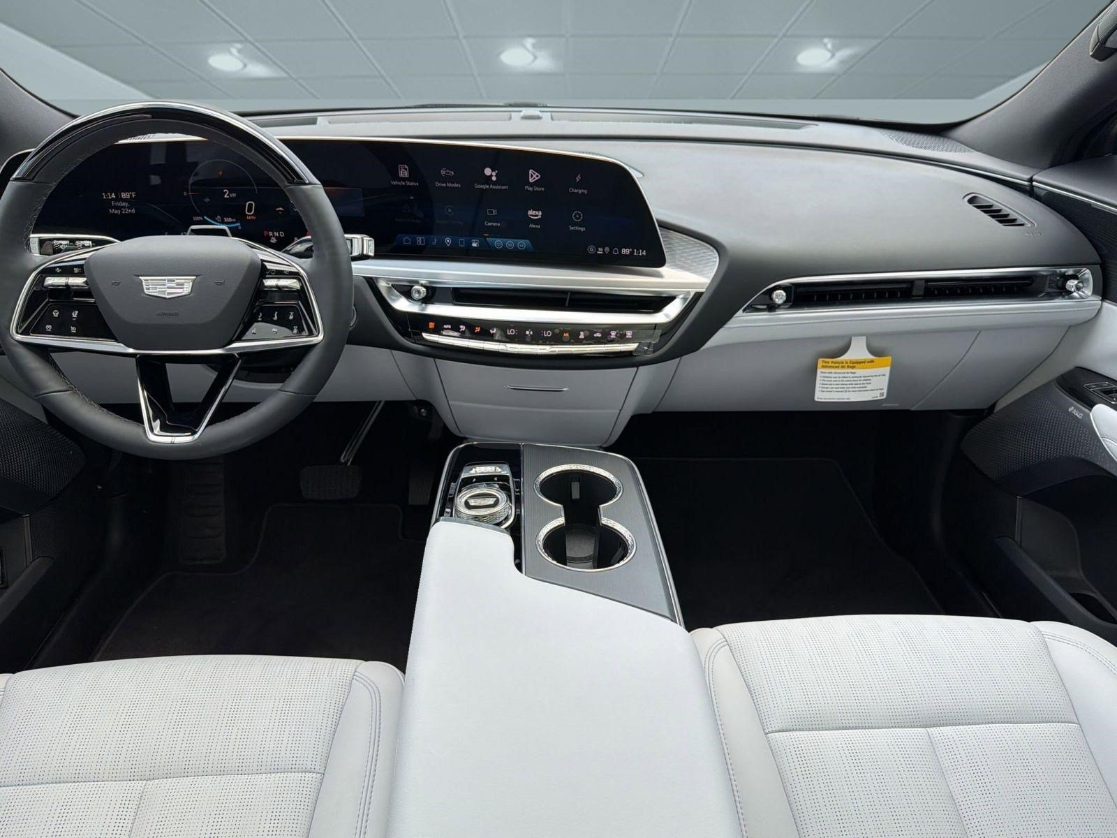 New 2025 Cadillac Lyriq Luxury RWD image 15