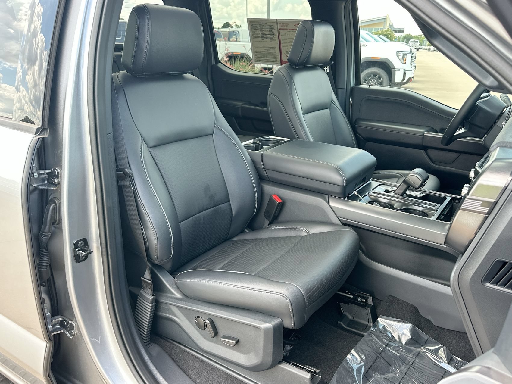 Used 2026 Ford F150 Lariat AWD/4WD image 25