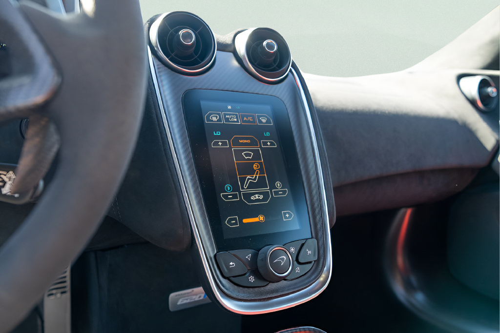 Used 2020 McLaren 620R RWD image 36