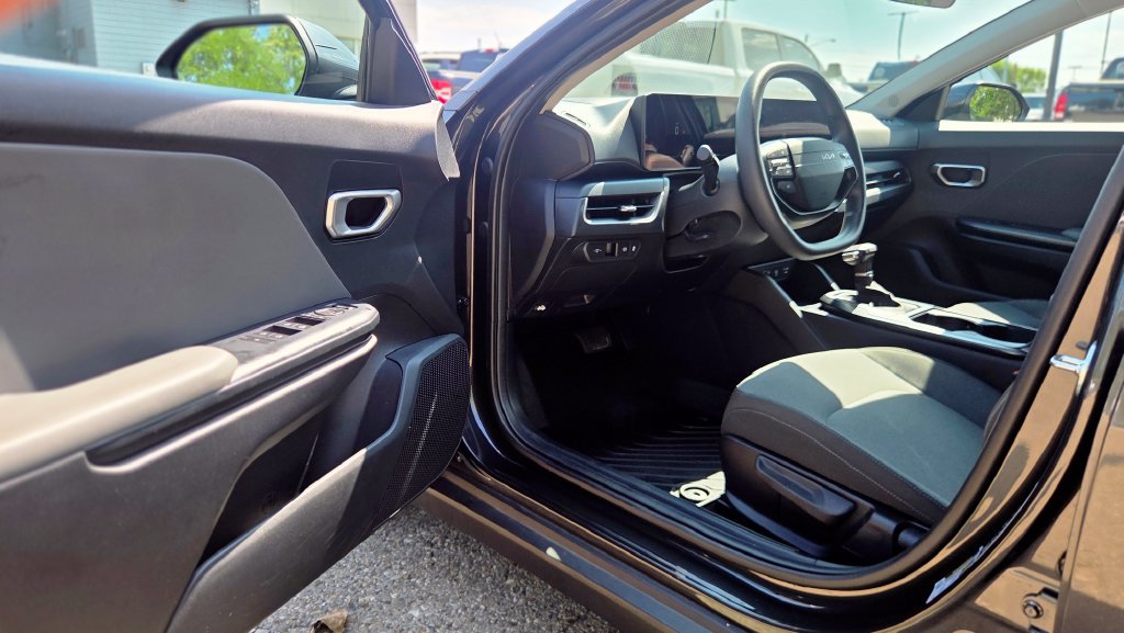 Used 2026 Kia K4 FWD image 10
