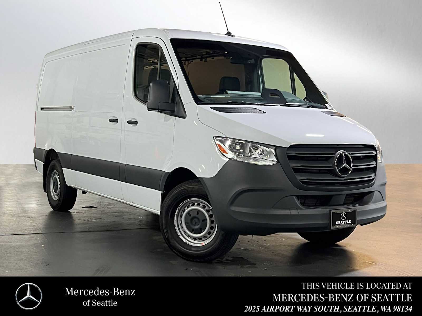 Used 2025 Mercedes-Benz Sprinter 2500 image 1