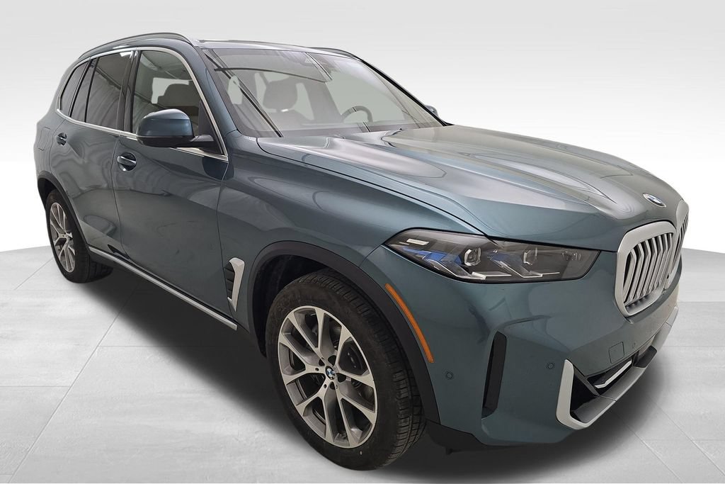 Used 2026 BMW X5 xDrive40i w/ Premium Package AWD/4WD image 2