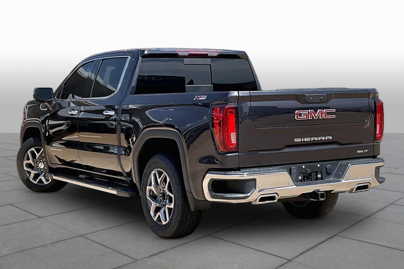 Used 2022 GMC Sierra 1500 SLT w/ SLT Premium Plus Package AWD/4WD image 13
