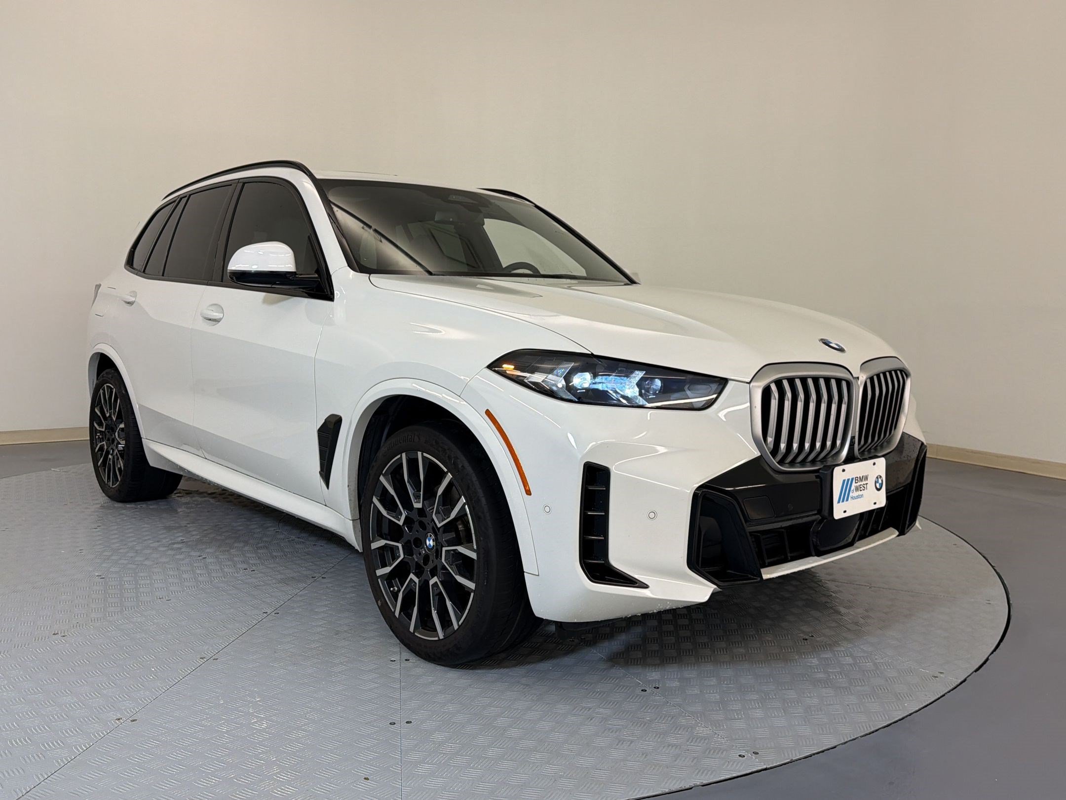 Used 2024 BMW X5 sDrive40i w/ M Sport Package RWD image 7