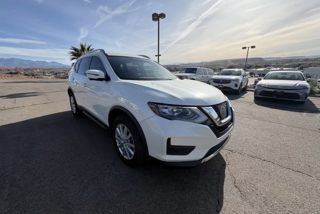 Used 2017 Nissan Rogue SV w/ SV Premium Package image 7
