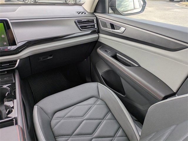 Certified 2025 Volkswagen Atlas Peak Edition SE image 18