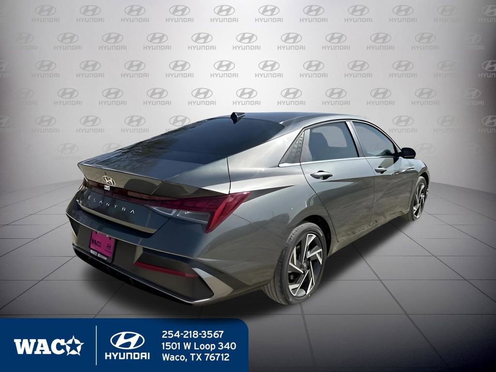 Used 2025 Hyundai Elantra SEL image 19