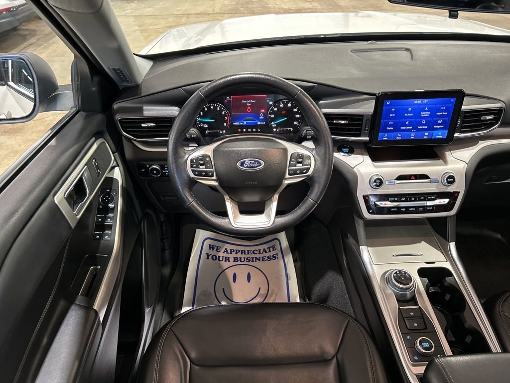 Used 2023 Ford Explorer XLT AWD/4WD image 30