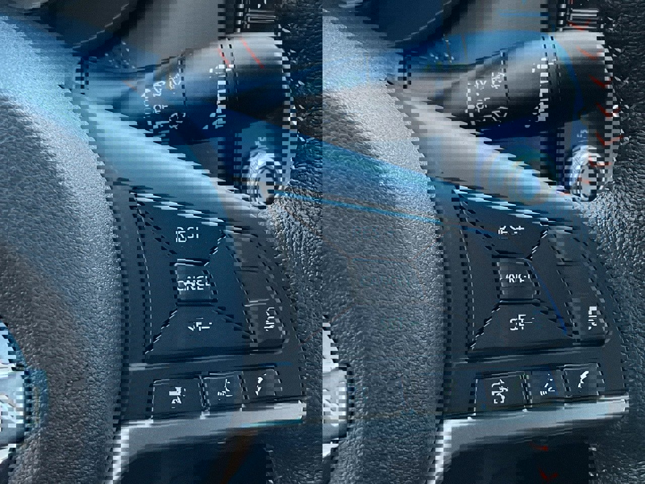 New 2025 Nissan Versa SR w/ Trunk Package image 21