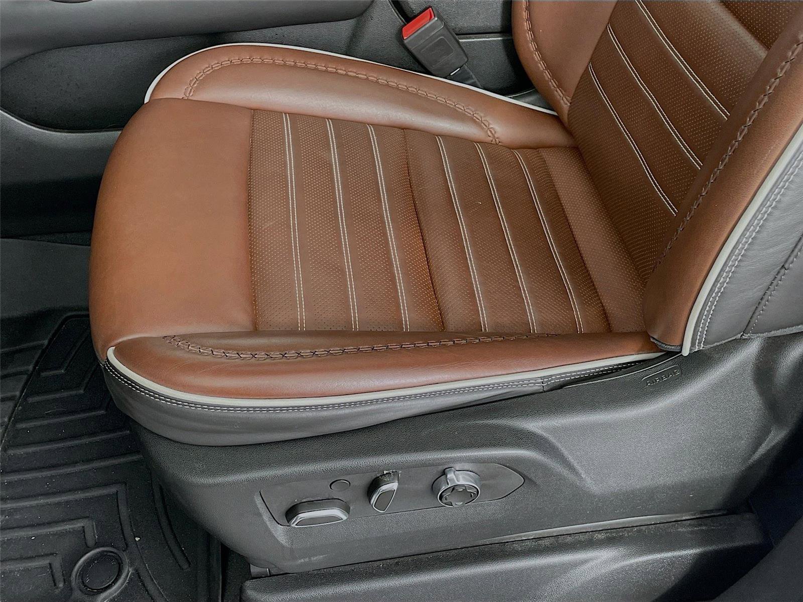 Used 2023 GMC Yukon XL Denali Ultimate image 24