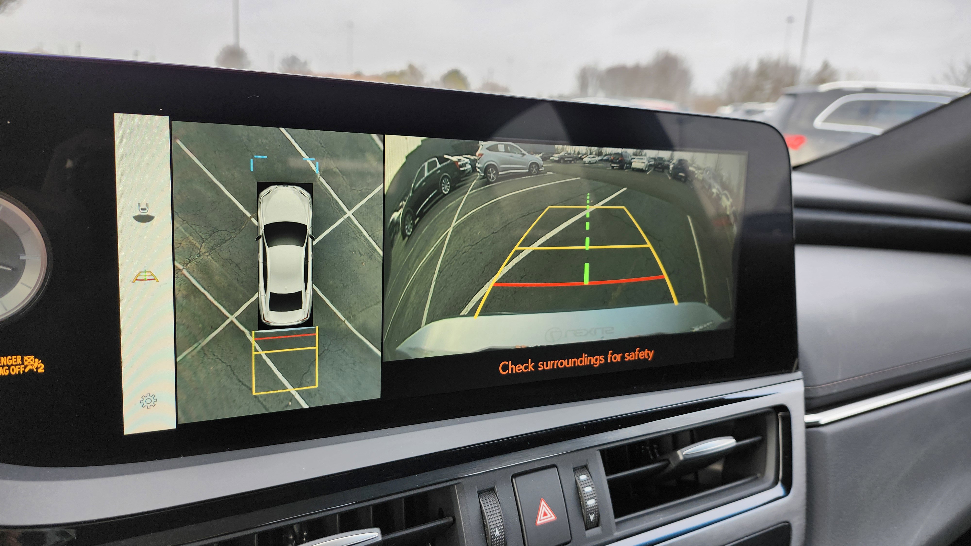 Used 2023 Lexus ES 300h w/ Luxury Package image 7