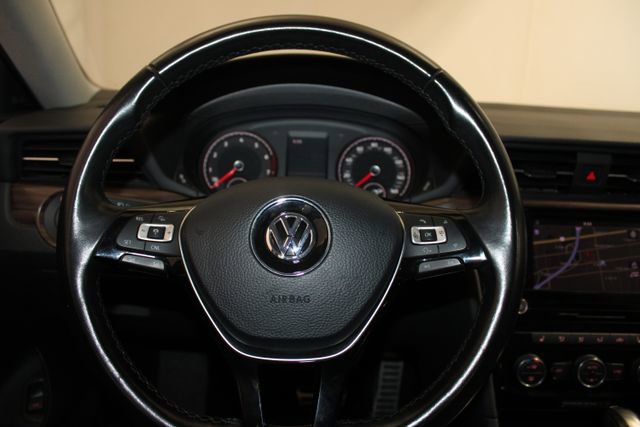 Used 2020 Volkswagen Passat 2.0T SEL FWD image 21