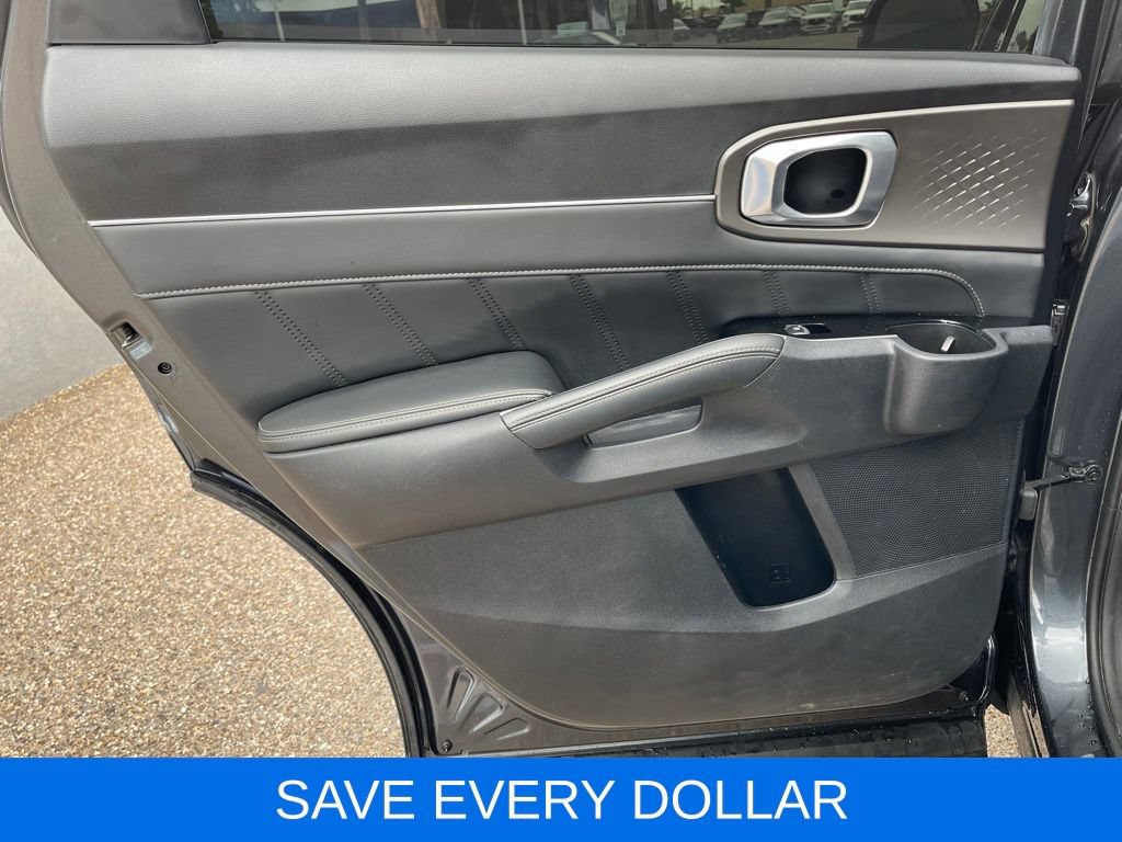 Used 2025 Kia Sorento SX FWD image 15
