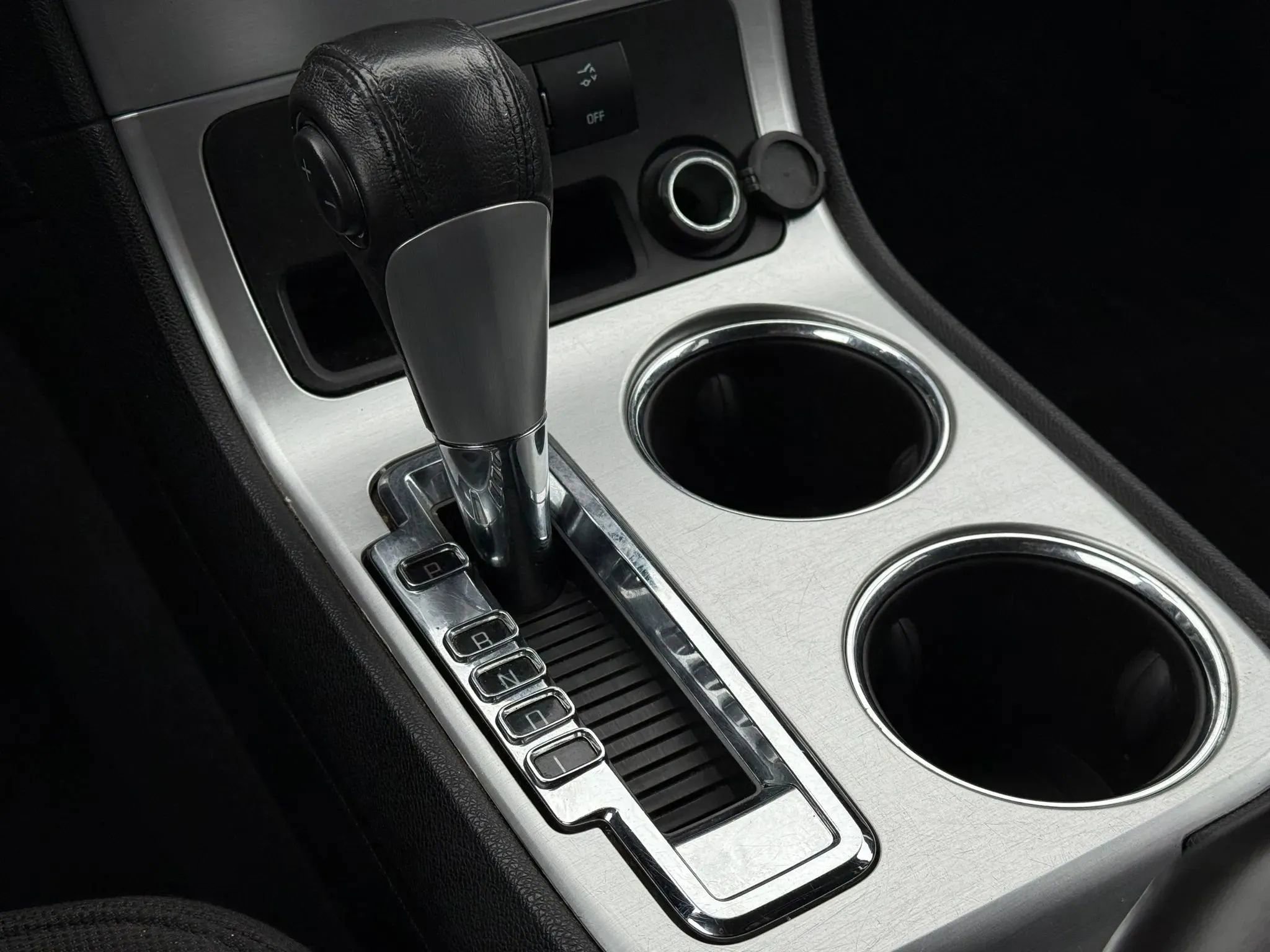 Used 2011 GMC Acadia SLE image 27