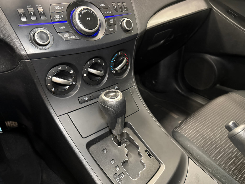 Used 2013 MAZDA MAZDA3 i Sport FWD image 16