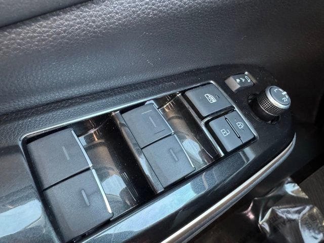 Used 2025 Toyota Crown Signia image 34