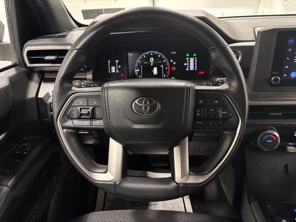 Used 2026 Toyota 4Runner SR5 AWD/4WD image 18