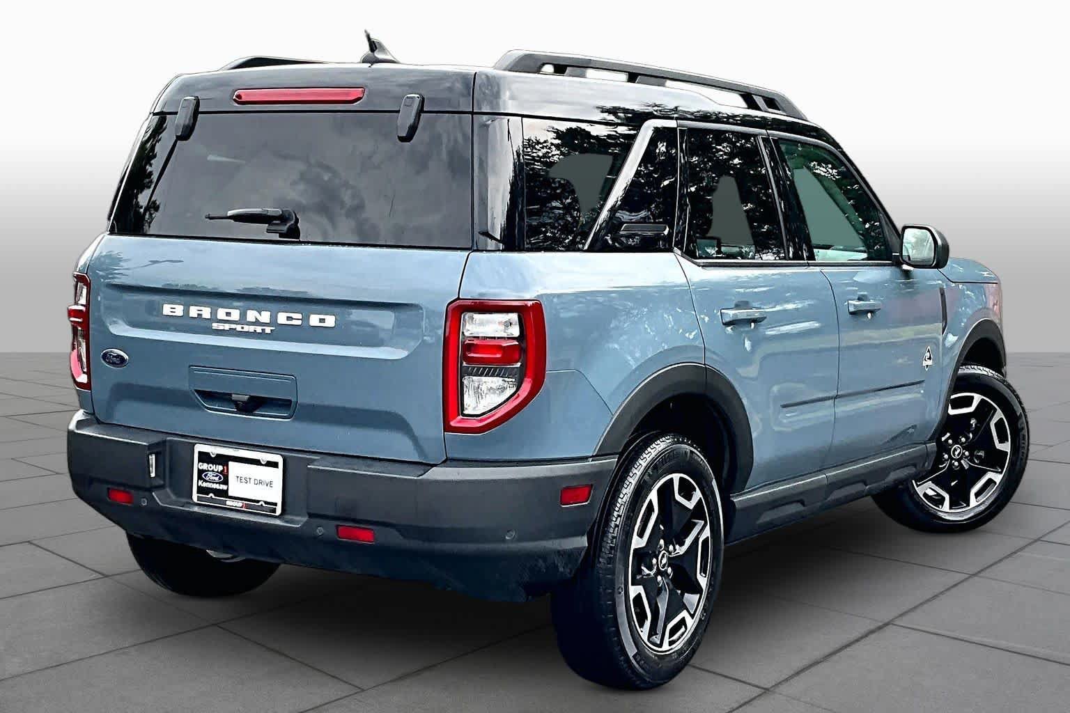 Used 2024 Ford Bronco Sport Outer Banks w/ Tech Package AWD/4WD image 13